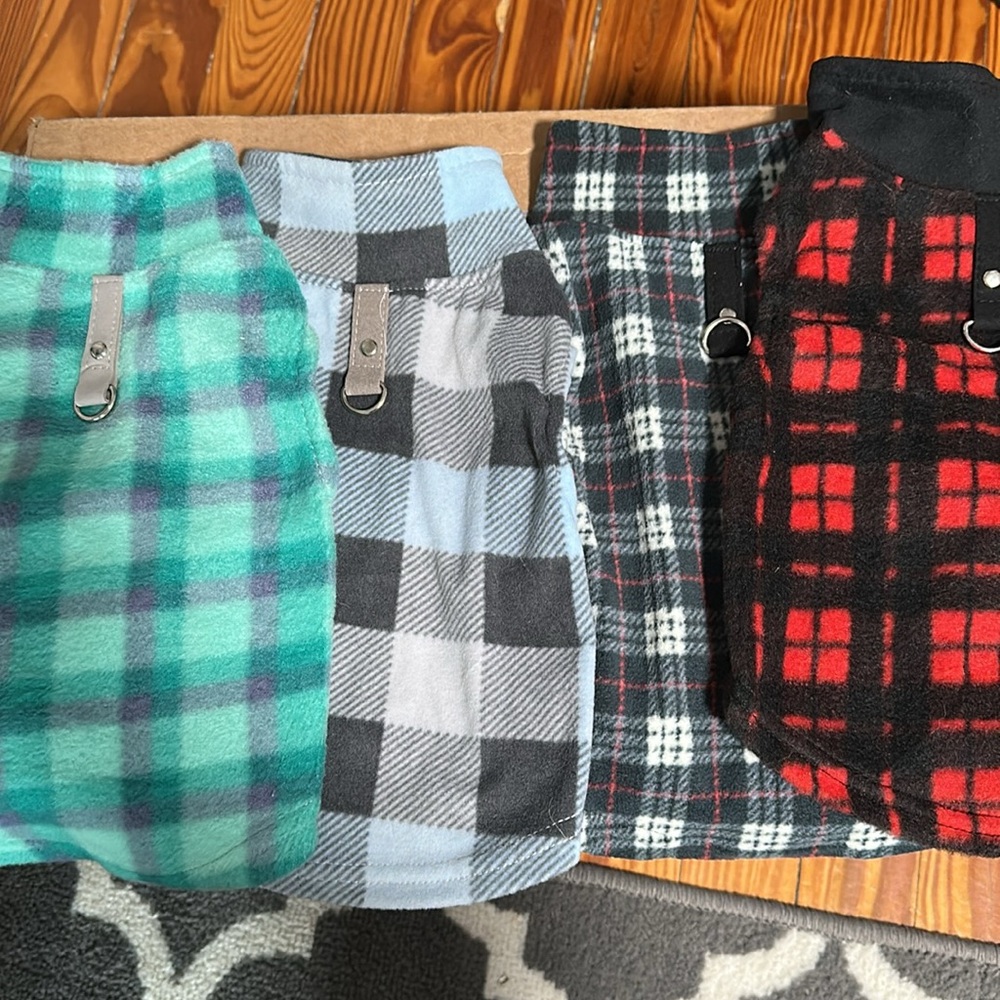 Dog vest with leash loop